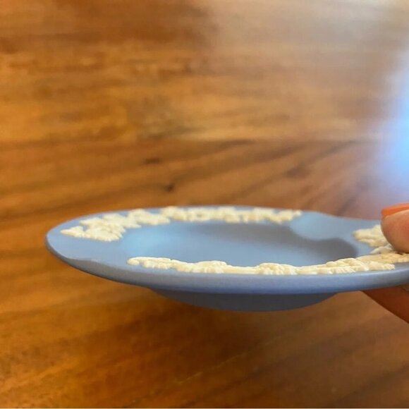 Wedgwood Blue Jasperware Round Coin Trinket Plate 3.5in - Picture 5 of 7